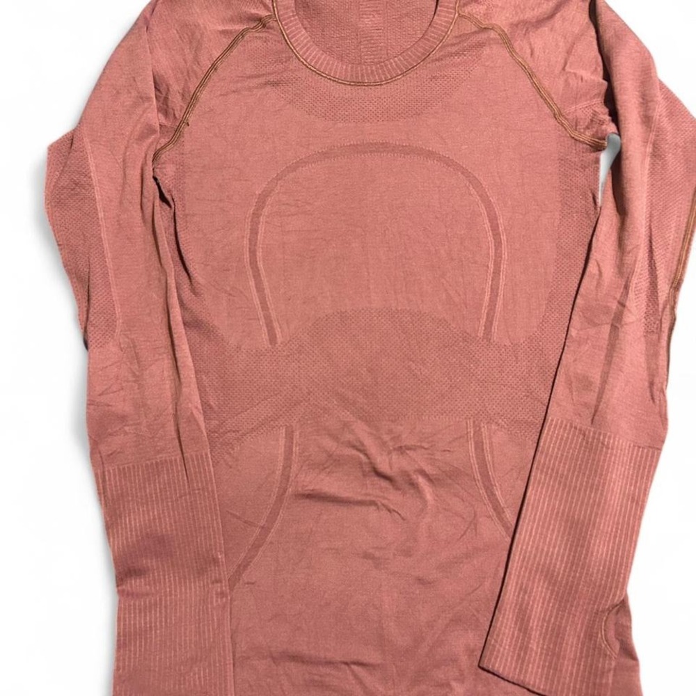 Lululemon activewear Long Sleeved size 6 Pink EUC